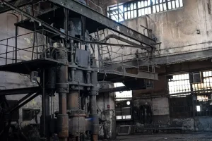 Pył cementowy: Jak się chronić? Kompletny poradnik [2026]
