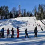 7 Najlepszych Atrakcji w Wiśle na Zimowy Wyjazd z Dziećmi (Ranking 2026)